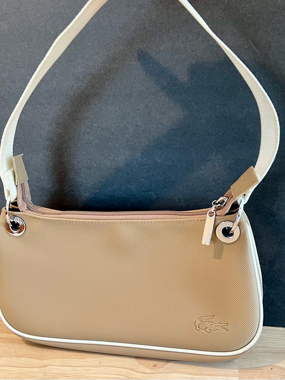 Lacoste Compact Vintage L61 Classic 20 Shoulder bag